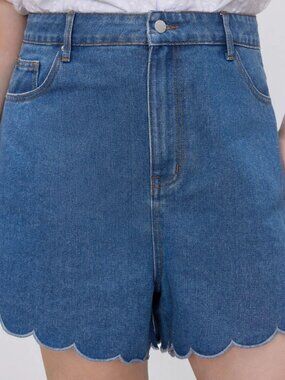 Cider Denim Mid Rise Lettuce Trim Shorts Curve & Plus Size XL